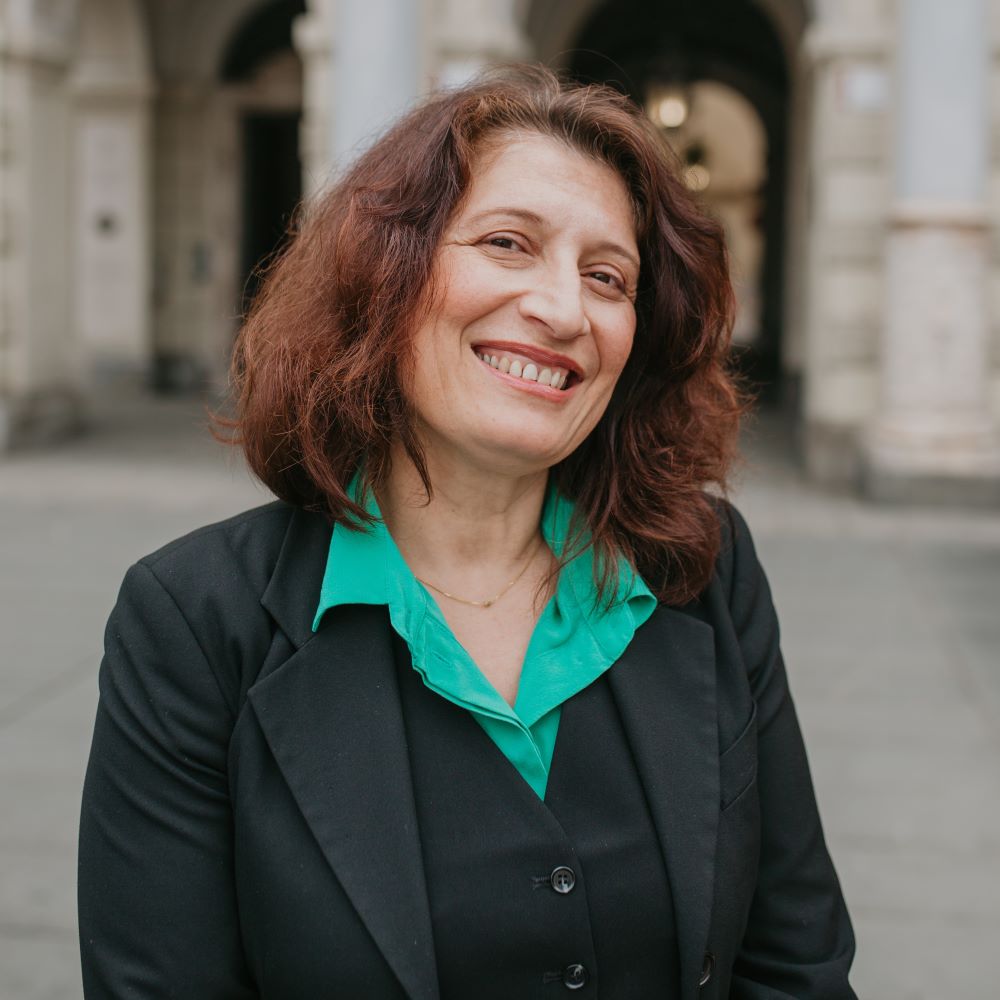 Zu sehen ist: Zeynep Aygan