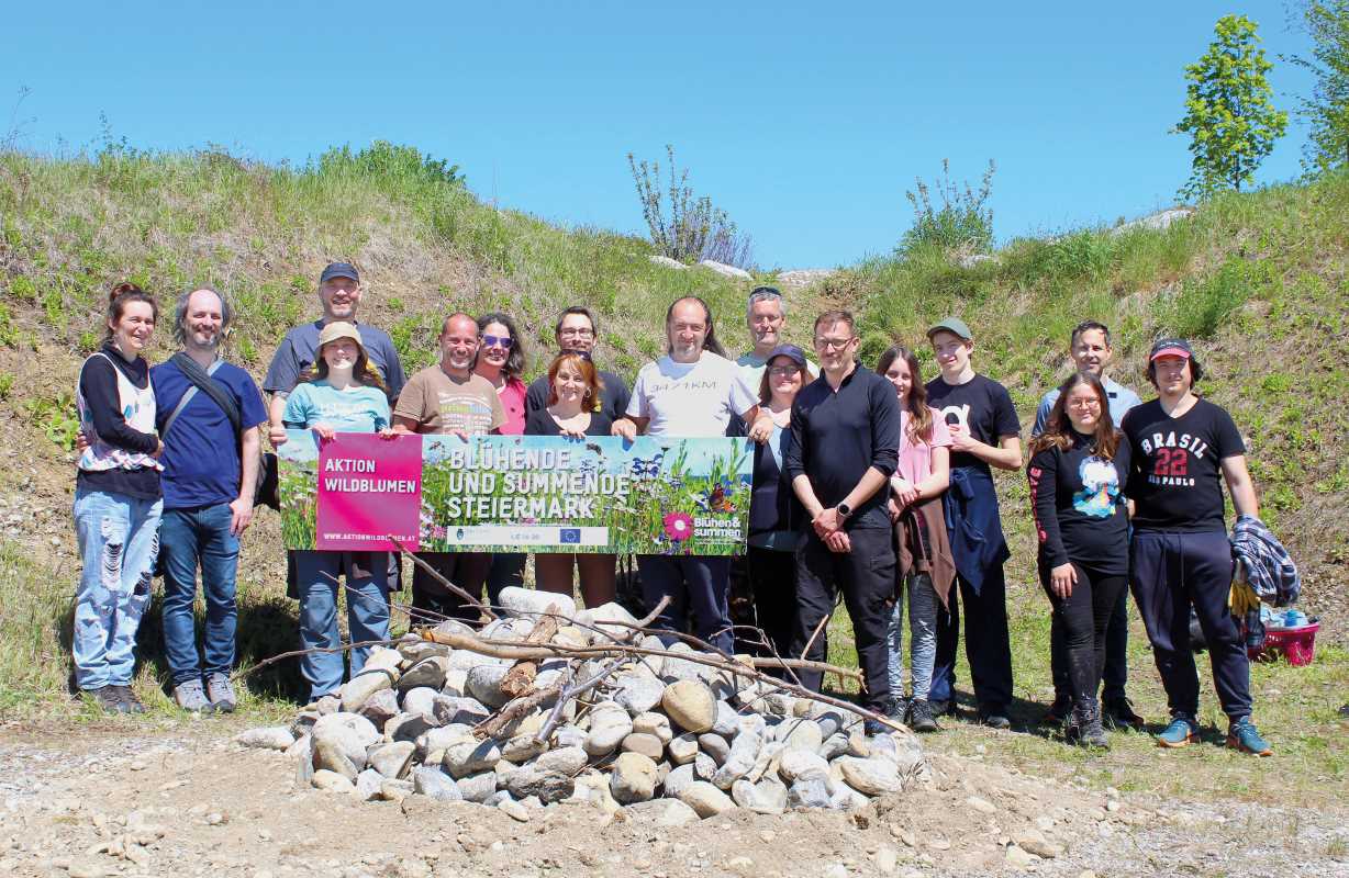 Zu sehen ist: eine Gruppe von Personen