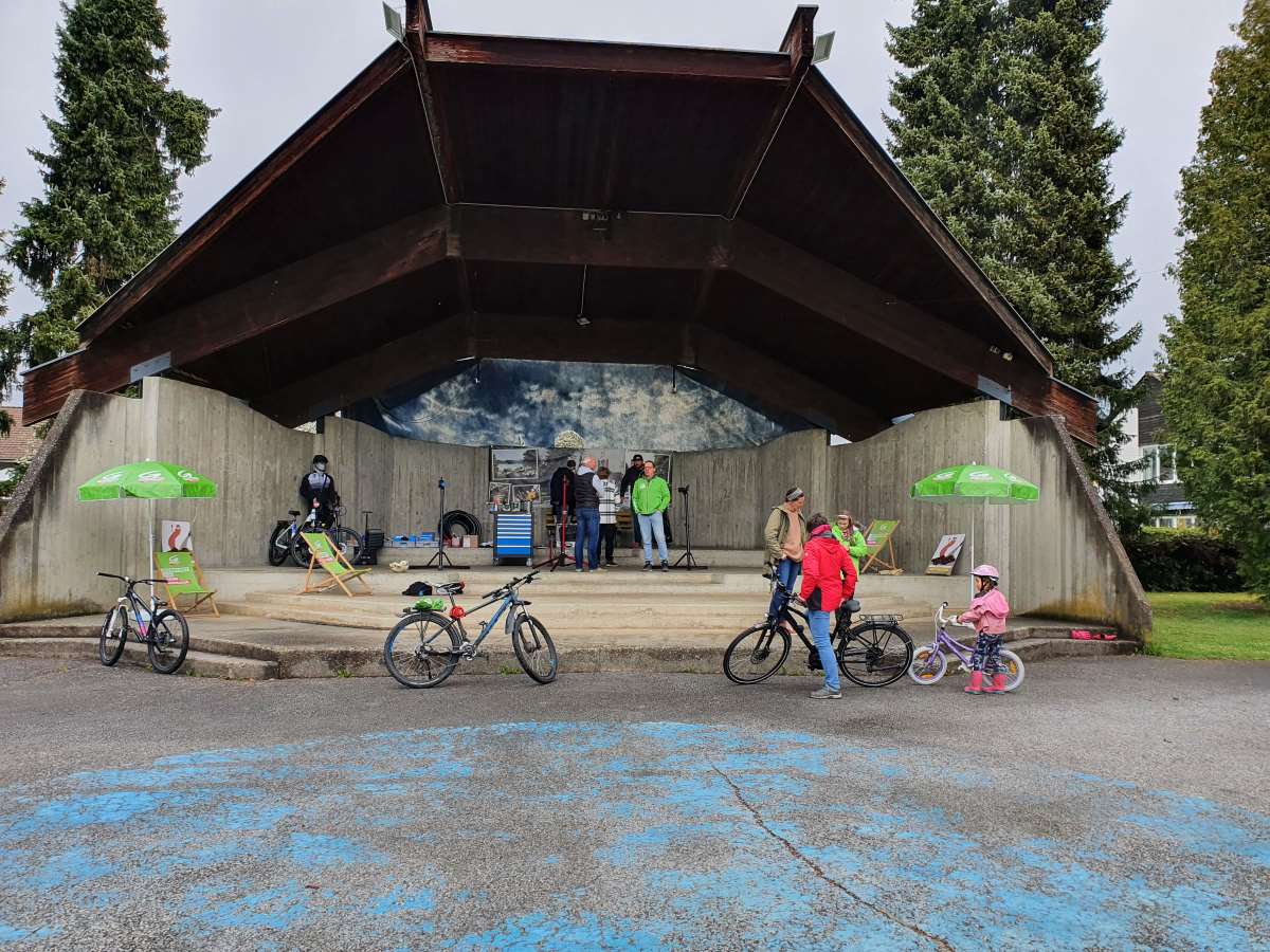 blickinsgruene-sep24-baernbach-mobil